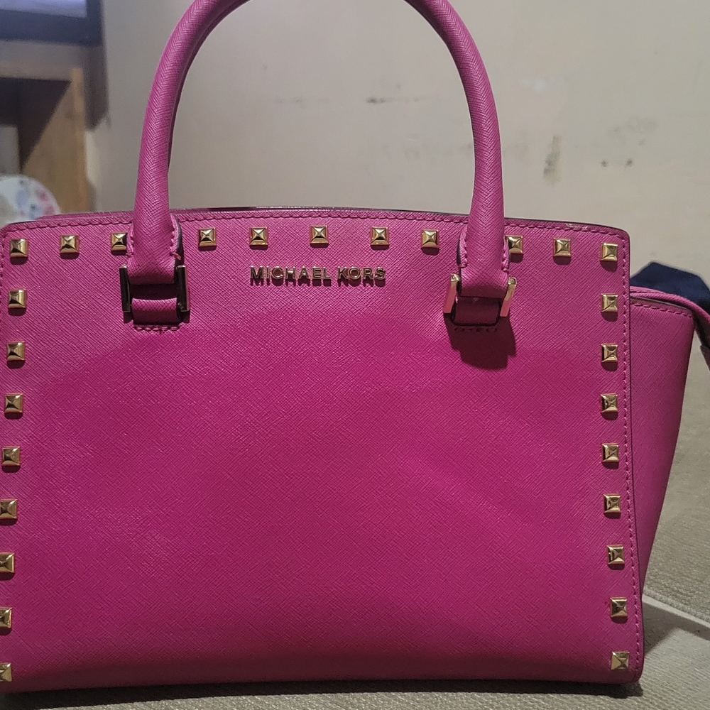 Micheal Kors Studded Leather Bag - Picture 3 of 4